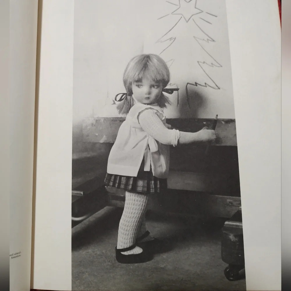 "A Gift From the Lonely Doll" by Dare Wright - 1966 No Dust Jacket VGUC - Picture 16 of 16